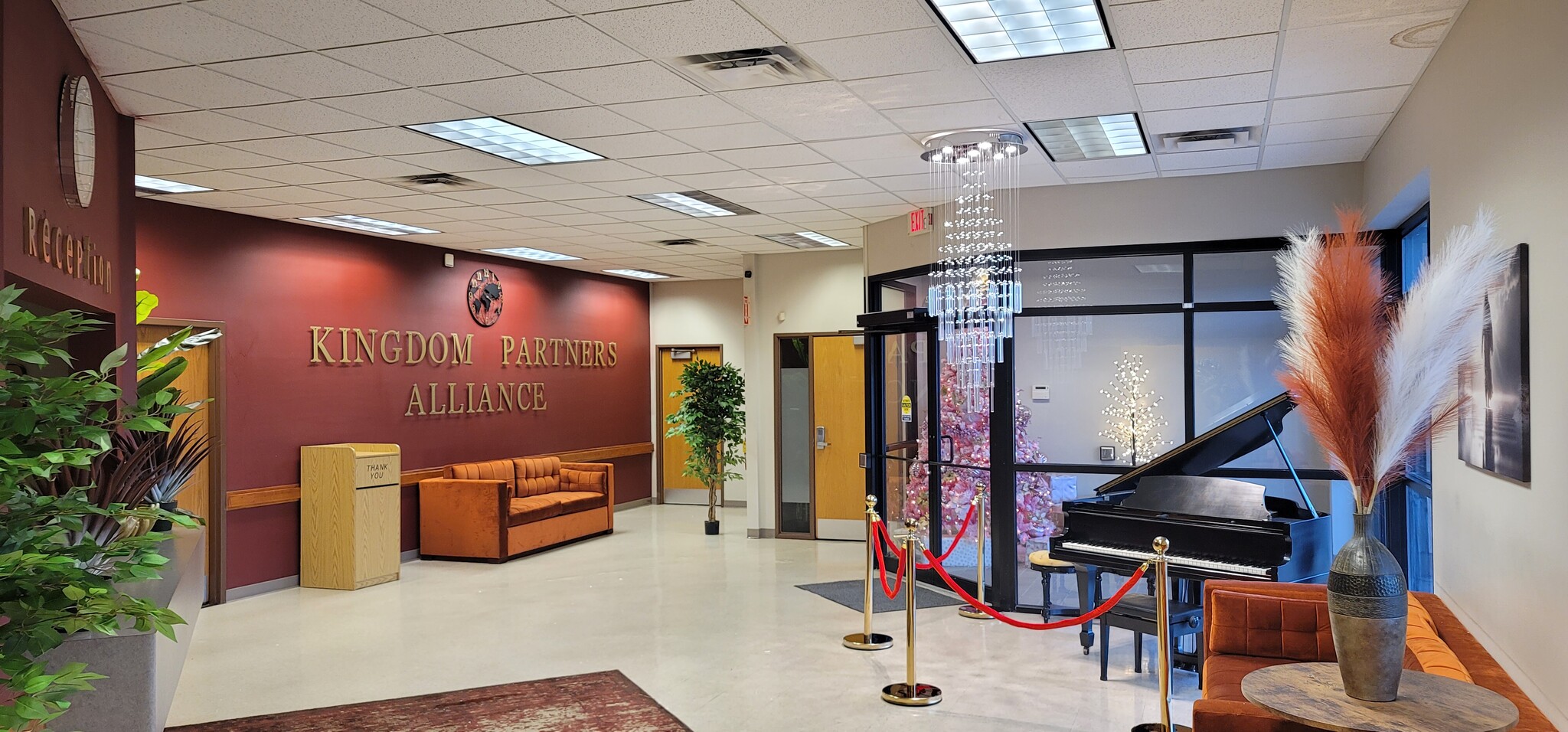 6091 N. Teutonia, Milwaukee, WI for lease Lobby- Image 1 of 8