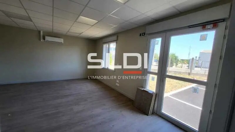 Office in Villefranche-sur-Saône for lease - Interior Photo - Image 3 of 7