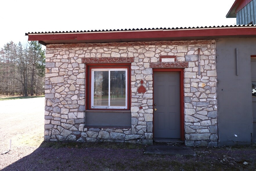 22211 US Highway 63, Grand View, WI for sale - Building Photo - Image 1 of 17