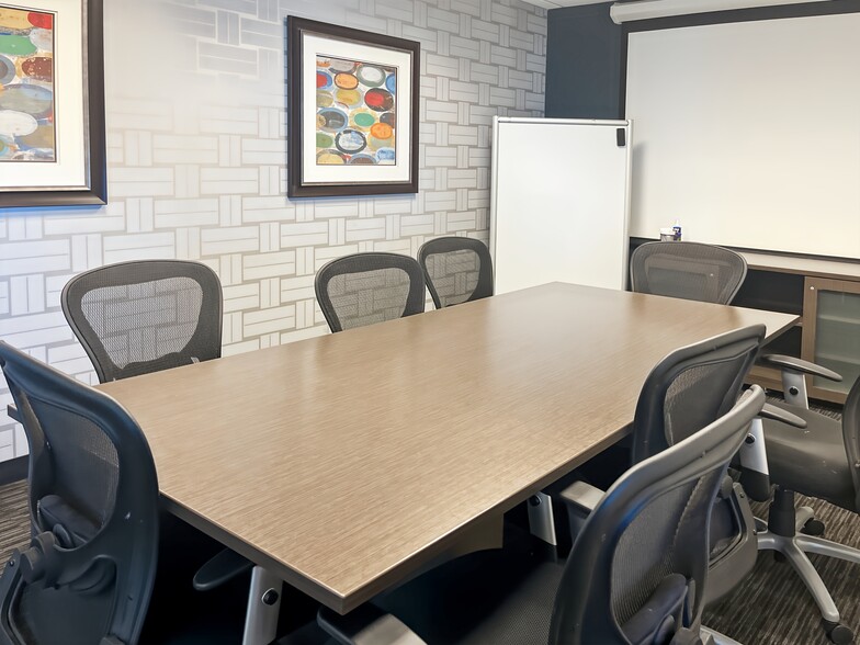 8354 Northfield Blvd, Denver, CO for lease - Interior Photo - Image 2 of 13