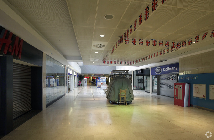 Broadway, Bexleyheath for lease - Interior Photo - Image 1 of 5