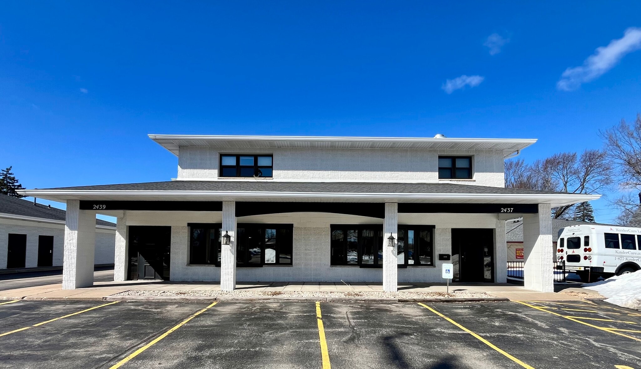 2439 S Oneida St, Appleton, WI for lease Primary Photo- Image 1 of 3