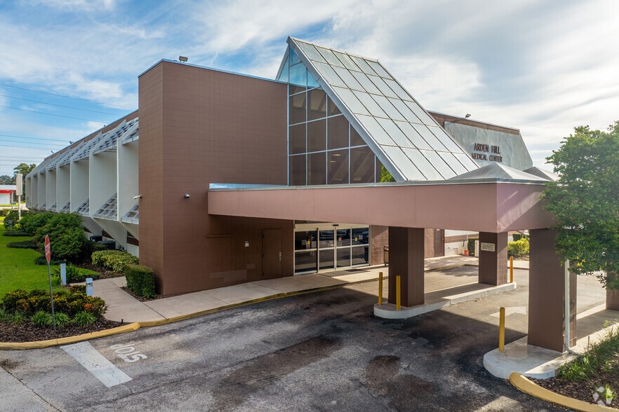 6388 Silver Star Rd, Orlando, FL for lease - Building Photo - Image 2 of 6