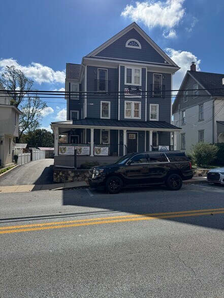 318 E King St, Malvern, PA for lease - Primary Photo - Image 1 of 2