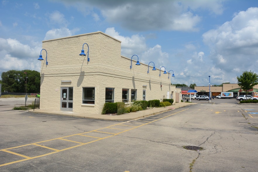 1158 E Dundee Rd, Palatine, IL for lease - Building Photo - Image 2 of 4