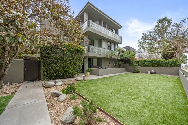 More details for 22 28th Ave, Venice, CA - Multifamily for Sale