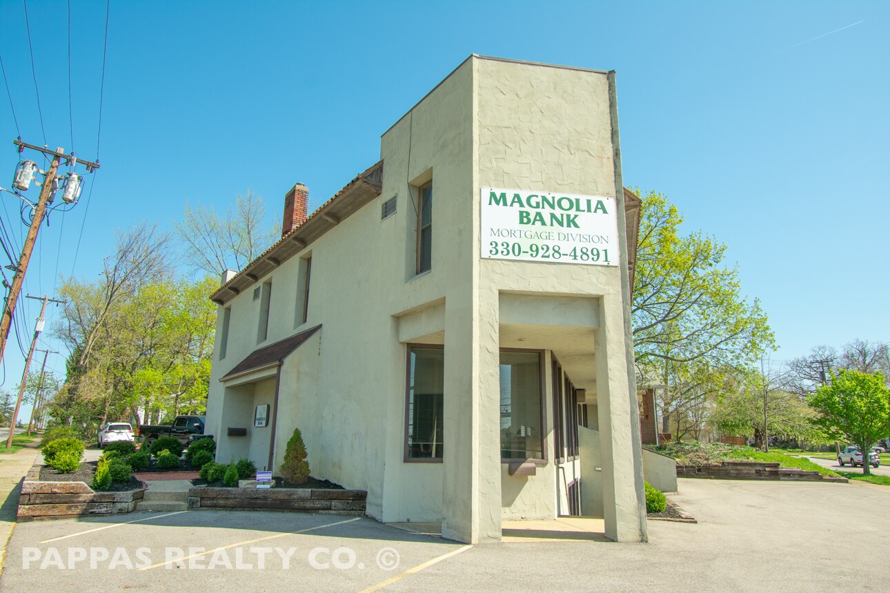 2404 4th St, Cuyahoga Falls, OH 44221