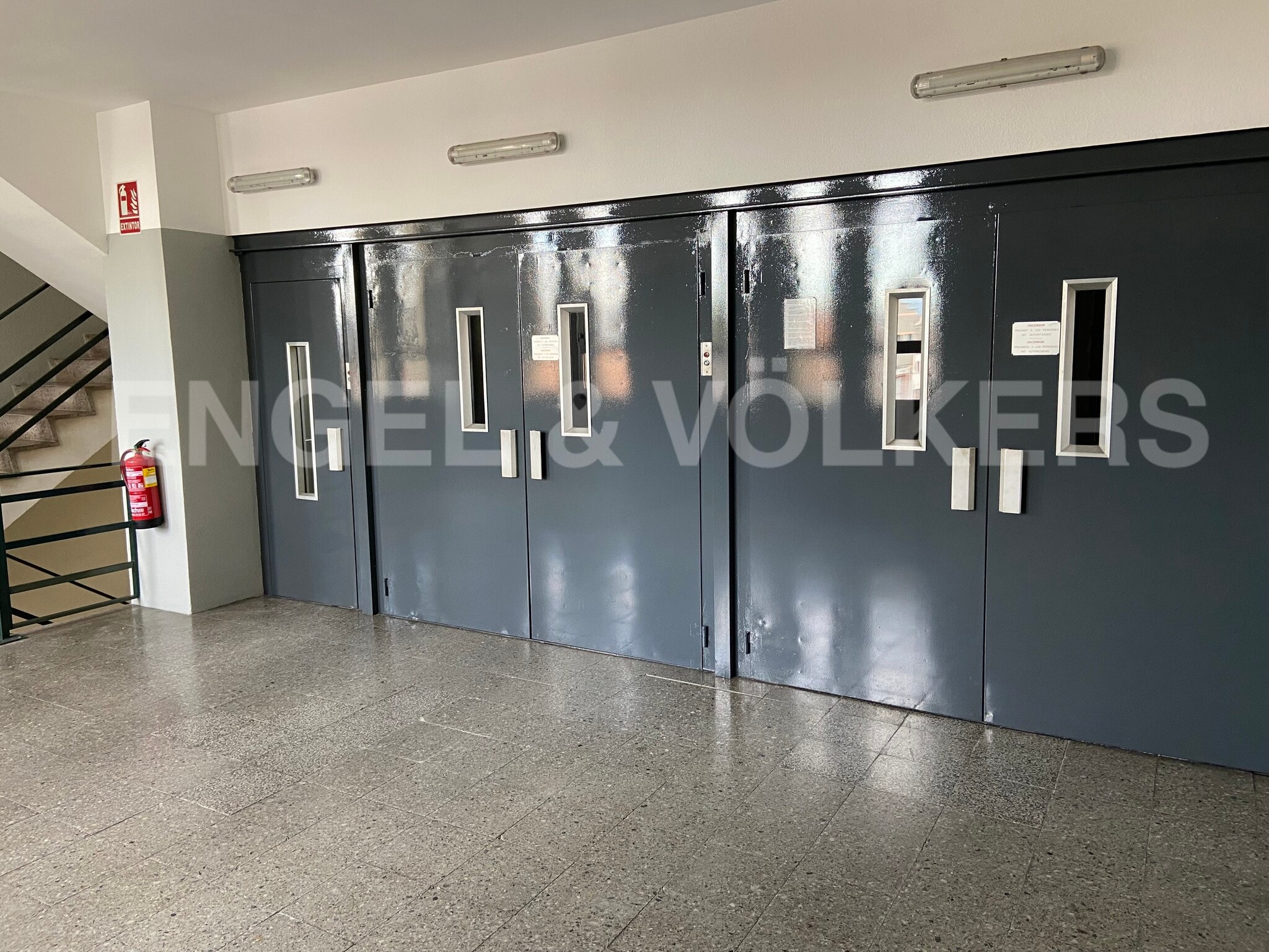 Industrial in L'Hospitalet de Llobregat, Barcelona for lease Interior Photo- Image 1 of 14