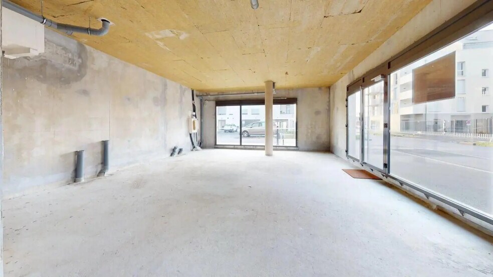 Retail in Compiègne for sale - Building Photo - Image 3 of 5