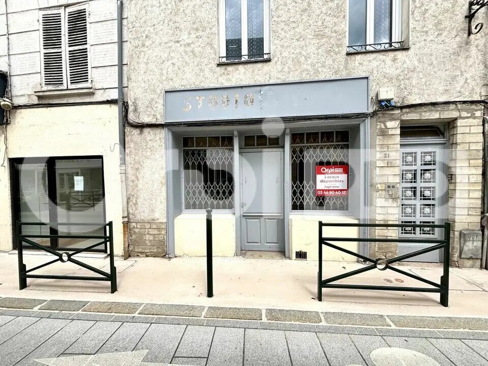 Retail in Compiègne for lease Building Photo- Image 1 of 6