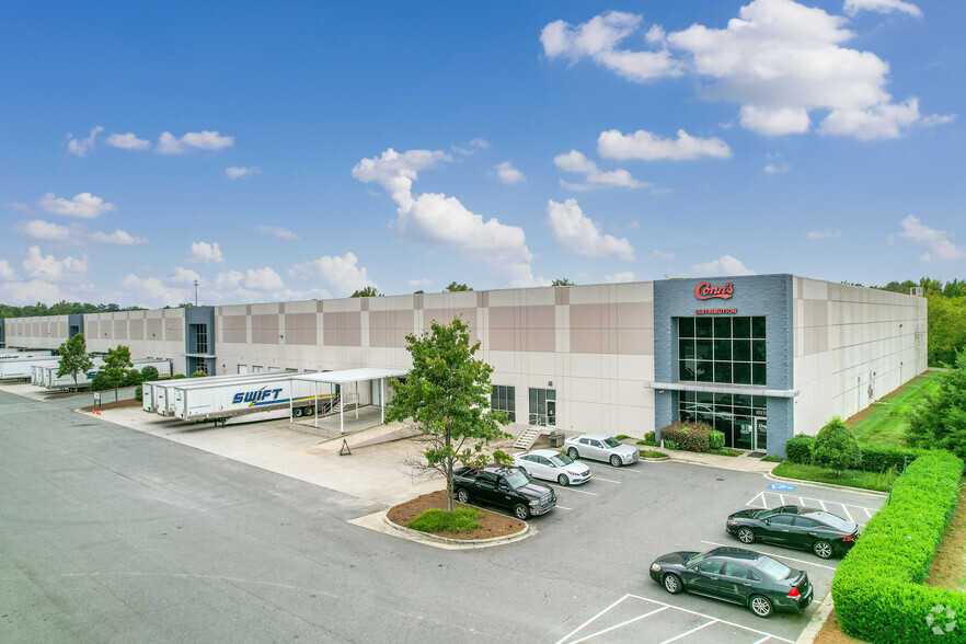 10335 Ridge Creek Dr, Charlotte, NC for lease - Primary Photo - Image 1 of 11