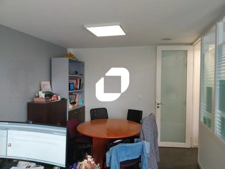 Office in Nantes for lease - Interior Photo - Image 2 of 7