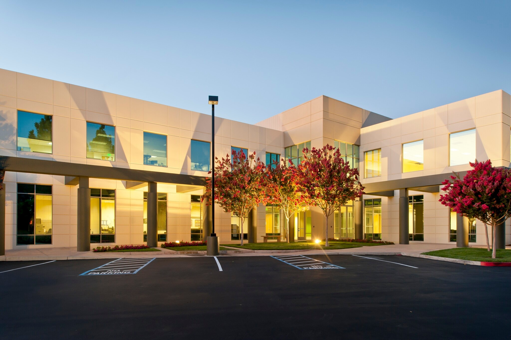 2055 Laurelwood Rd, Santa Clara, CA for lease Building Photo- Image 1 of 8