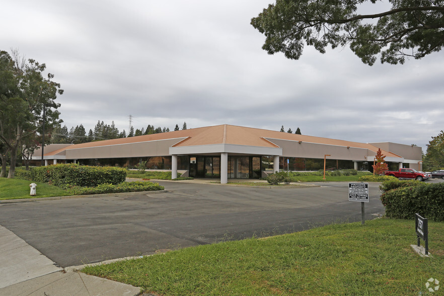 737 Arnold Dr, Martinez, CA for lease - Primary Photo - Image 1 of 4