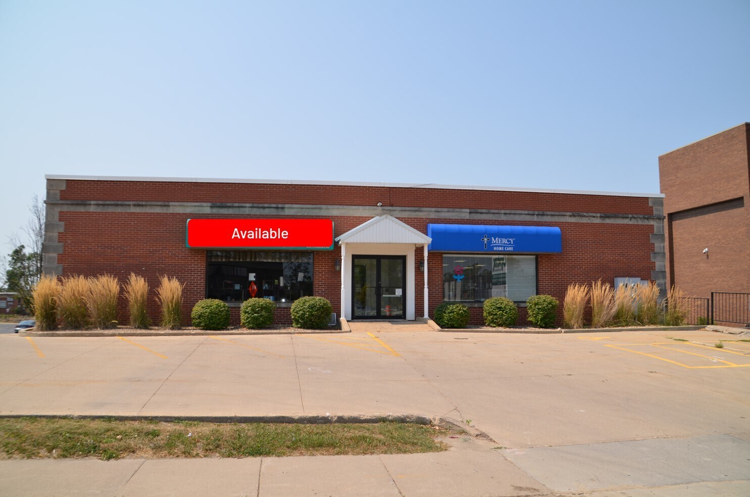 2740 1st Ave NE, Cedar Rapids, IA for sale Primary Photo- Image 1 of 1