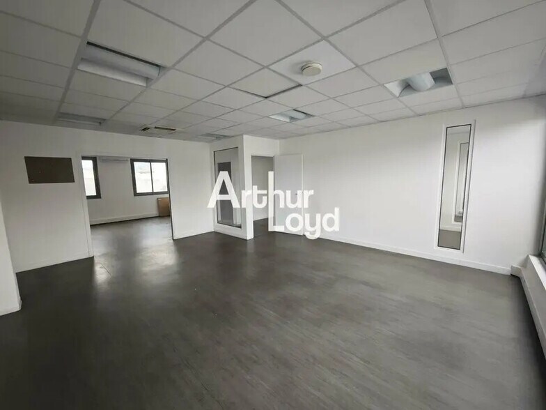 Office in Nice for lease - Building Photo - Image 3 of 13