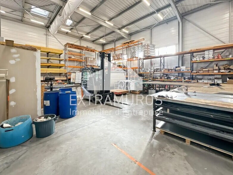 Flex in Saint-Genis-les-Ollières for sale - Interior Photo - Image 3 of 13