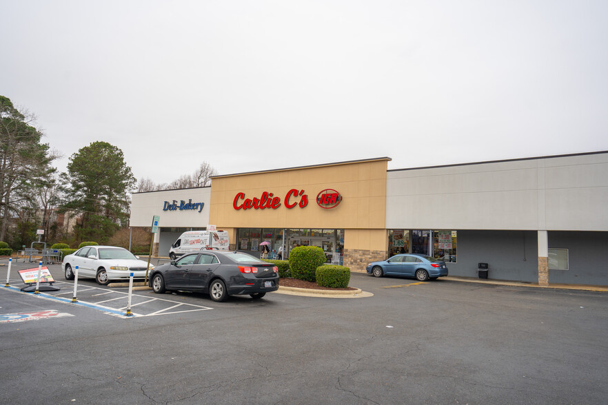 721-729 N Brightleaf Blvd, Smithfield, NC for lease - Building Photo - Image 1 of 12