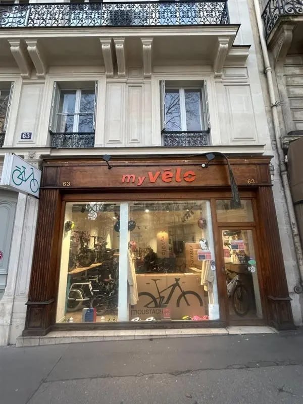 Retail in Paris for lease Building Photo- Image 1 of 5