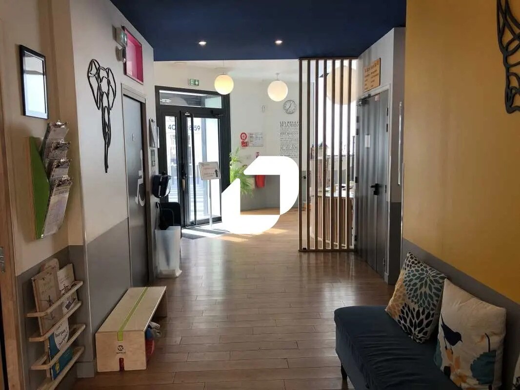 Office in Saint-Ouen-sur-Seine for sale Building Photo- Image 1 of 2