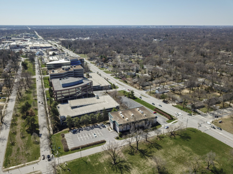 8301 State Line Rd, Kansas City, MO for lease - Aerial - Image 2 of 3