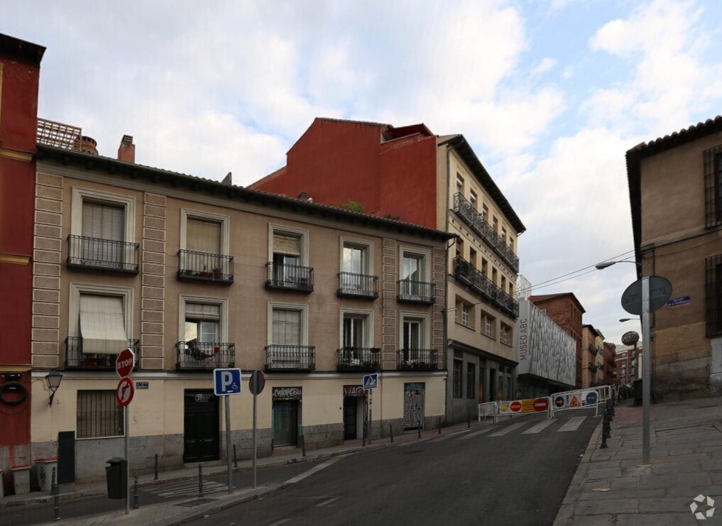 Retail in Madrid, Madrid for lease Building Photo- Image 1 of 2