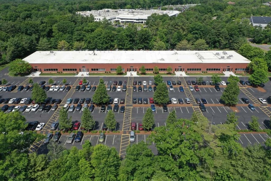 375 Paramount Dr, Raynham, MA for lease - Building Photo - Image 1 of 11