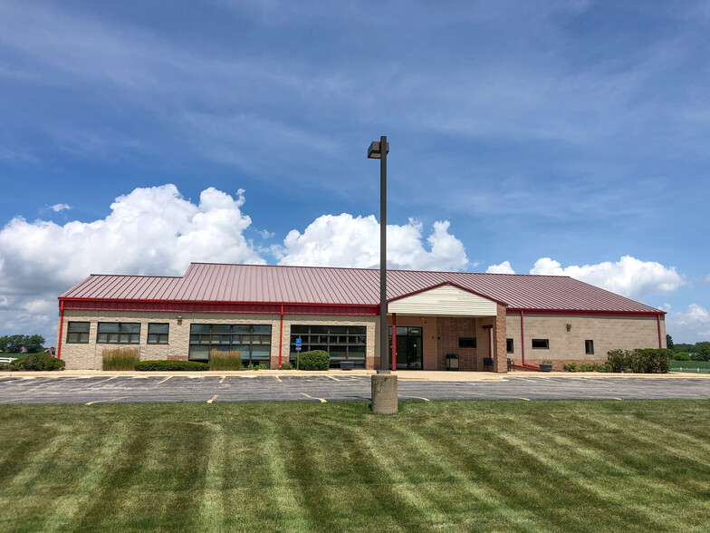 37W002 S Mooseheart Rd, Mooseheart, IL for lease - Building Photo - Image 1 of 7