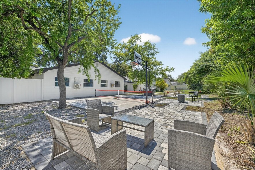 4513 W McElroy Ave, Tampa, FL for sale - Building Photo - Image 2 of 49