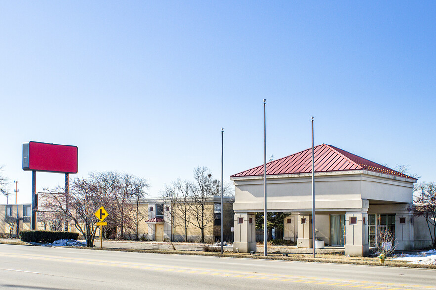 200 N Green Bay Rd, Waukegan, IL for sale - Building Photo - Image 3 of 8