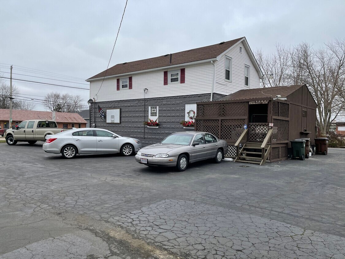 41531 N Ridge Rd, Elyria, OH 44035