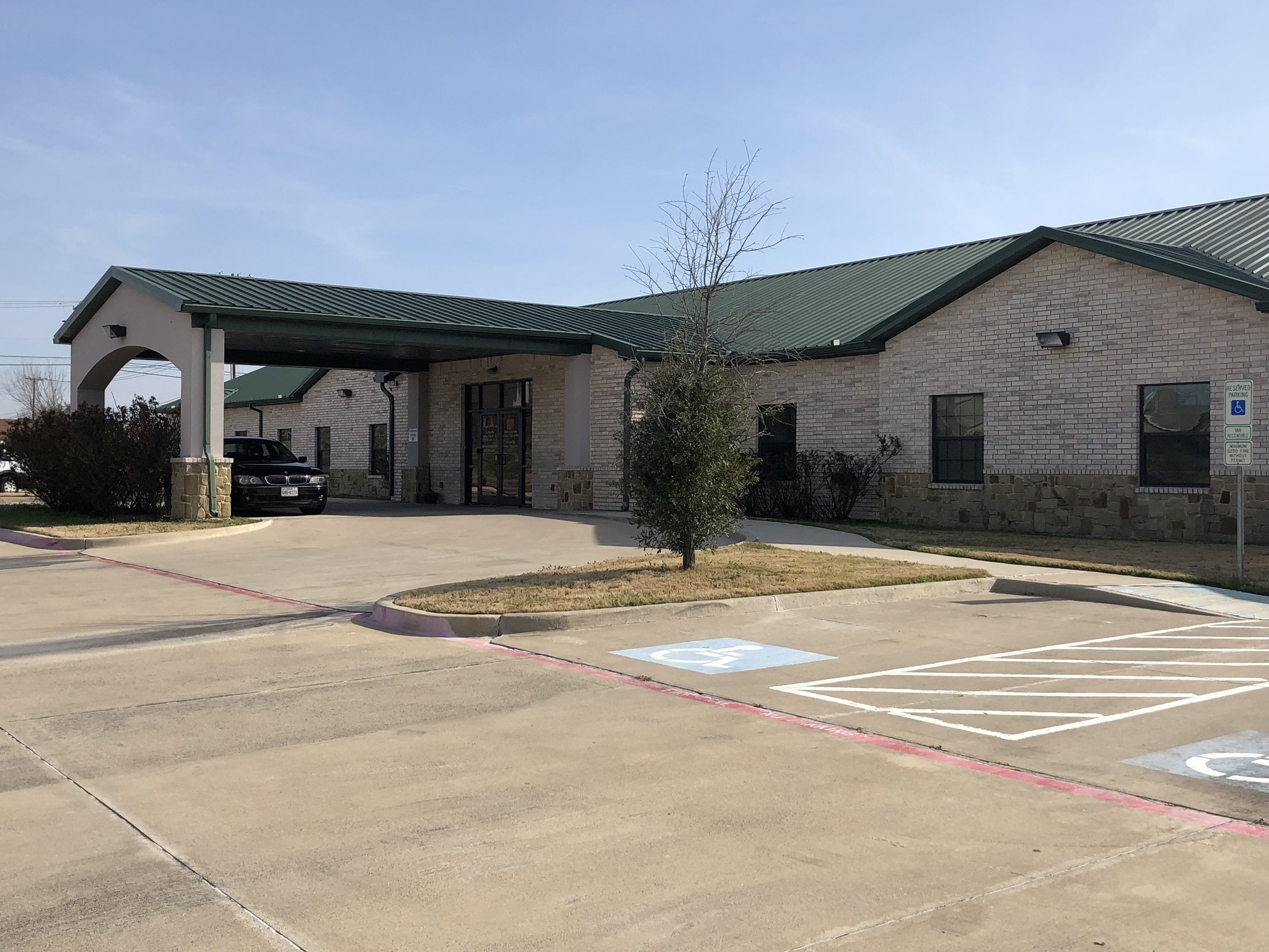 2401 N Houston School Rd, Lancaster, TX for sale Primary Photo- Image 1 of 1