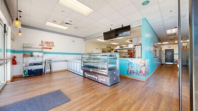 400 Dobys Bridge Rd, Fort Mill, SC for lease Interior Photo- Image 1 of 11