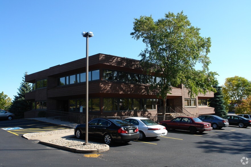 414 D'Onofrio Dr, Madison, WI for lease - Building Photo - Image 2 of 3