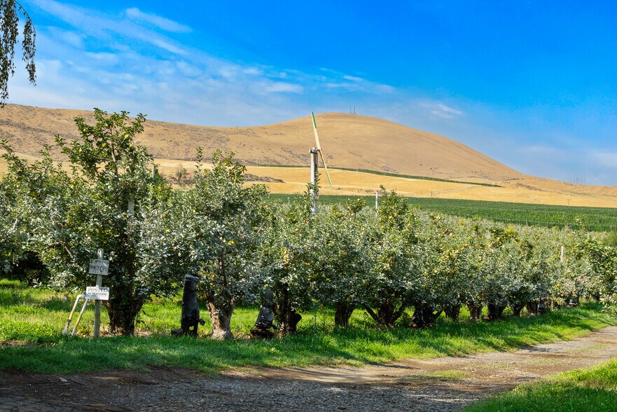 NKA Desmarais rd, Moxee, WA for sale - Primary Photo - Image 1 of 12