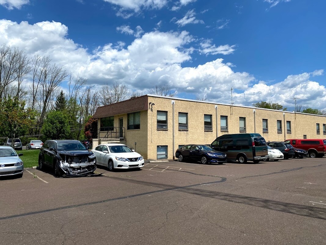 2727 Philmont Ave, Huntingdon Valley, PA 19006 Bldg A