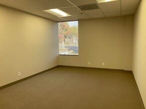 2245 1st St, Simi Valley, CA for lease Interior Photo- Image 2 of 5
