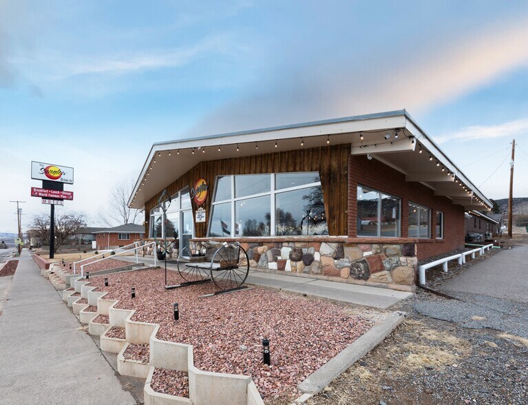 63 E Main St, Bicknell, UT 84715