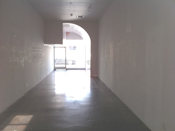 7308-7310 Melrose Ave, Los Angeles, CA for lease - Interior Photo - Image 3 of 4