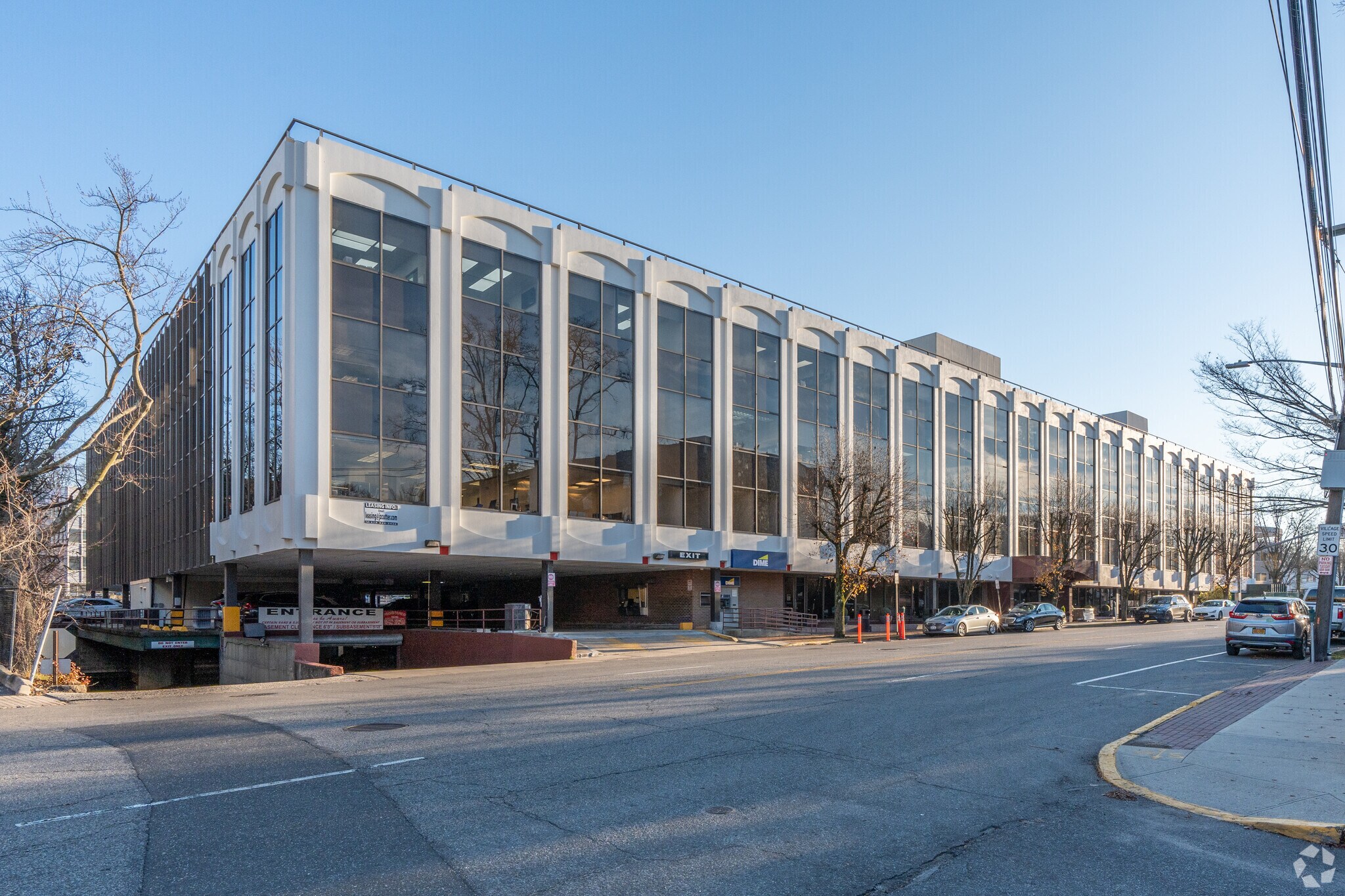 98 Cuttermill Rd, Great Neck, NY 11021 The Atrium