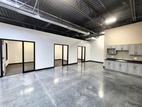 5202 Eastpark Blvd, Madison, WI for lease Interior Photo- Image 1 of 7