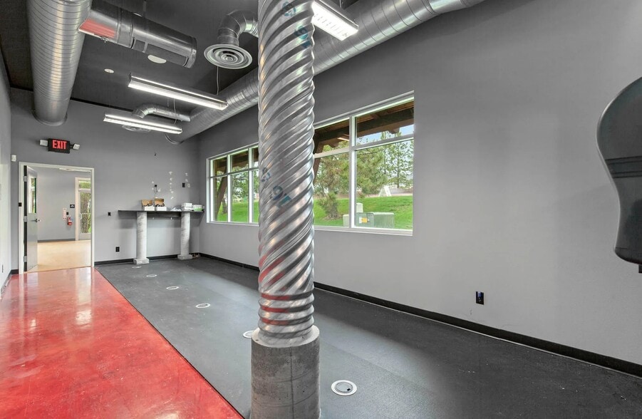 3330 N Grandmill Ln, Coeur d'Alene, ID for lease - Interior Photo - Image 2 of 7