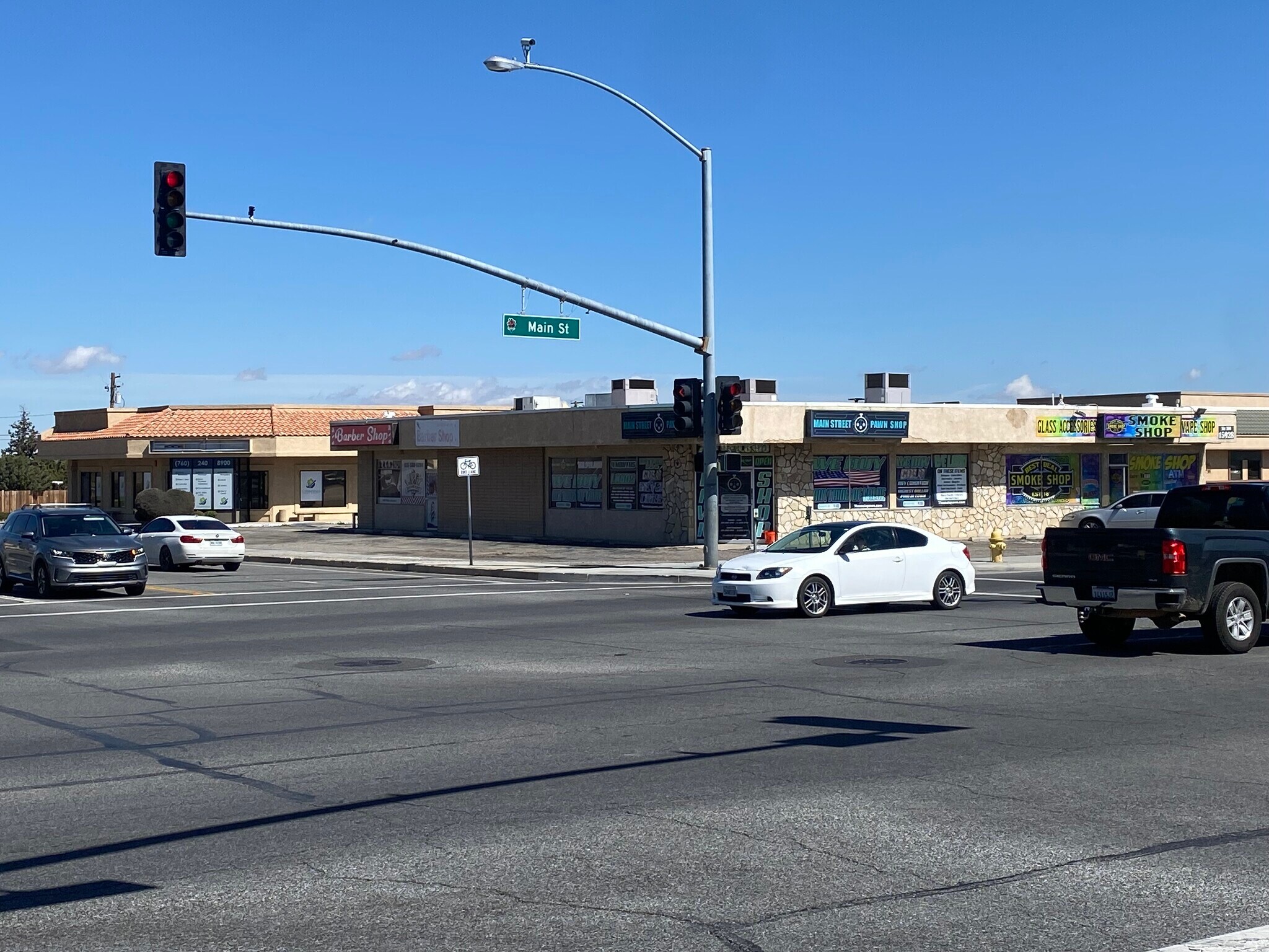 15928 Main St, Hesperia, CA for lease Building Photo- Image 1 of 2