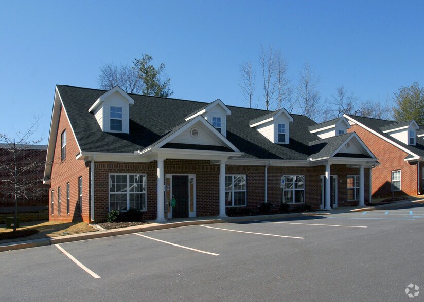 213 E Butler Rd, Mauldin, SC for lease - Building Photo - Image 2 of 7