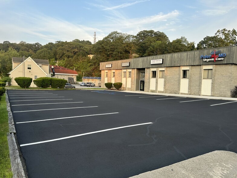 572 Route 6, Mahopac, NY for lease - Building Photo - Image 1 of 11