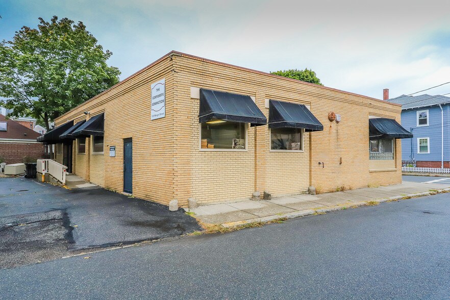 128 Margin St, Salem, MA 01970