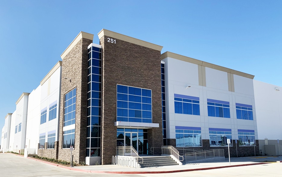 251 E Rider St, Perris, CA, 92571 Industrial Space For Lease