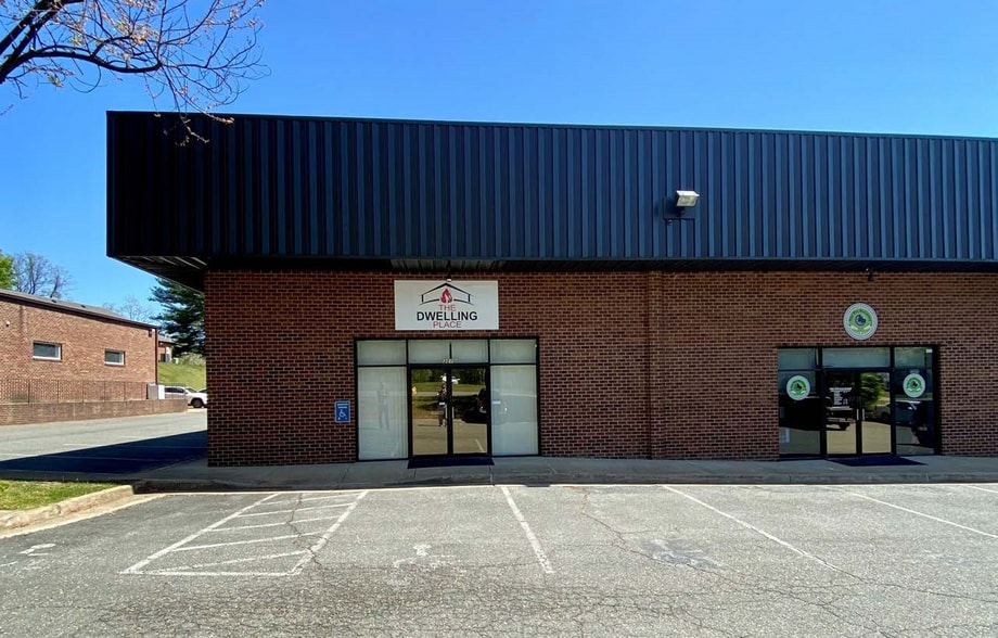 3012 Berkmar Dr, Charlottesville, VA for lease - Building Photo - Image 1 of 7