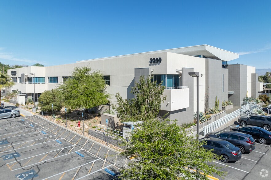 2200 S Rancho Dr, Las Vegas, NV for sale - Building Photo - Image 2 of 7