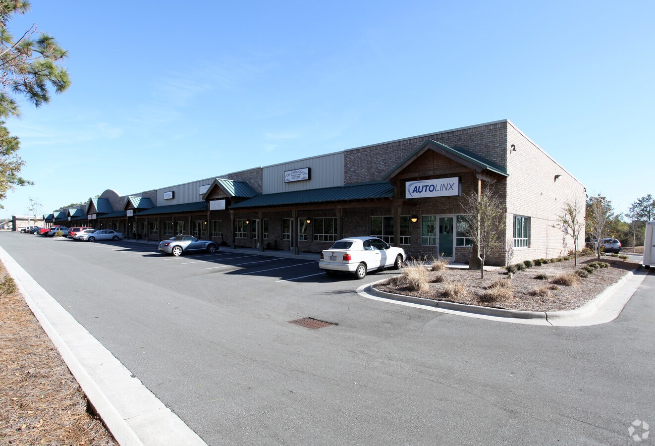 6622 Gordon Rd, Wilmington, NC 28411